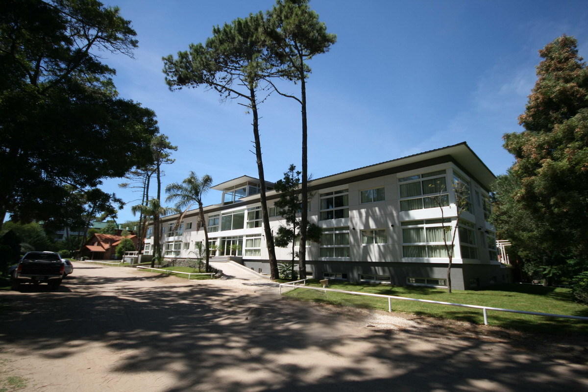 Cumelo Carilo Aparthotel Exterior photo