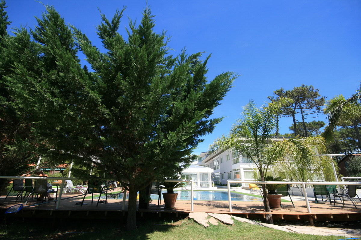 Cumelo Carilo Aparthotel Exterior photo